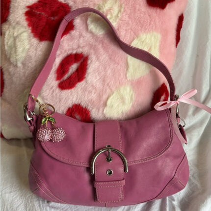 VINTAGEFIND™ y2k coach soho flap pink leather