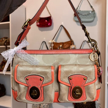 VINTAGEFIND™ y2k coach legacy turnlock shoulder bag