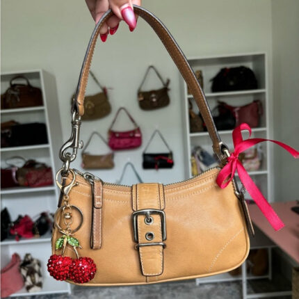 VINTAGEFIND™ y2k coach demi buckle tan leather bag 🍒