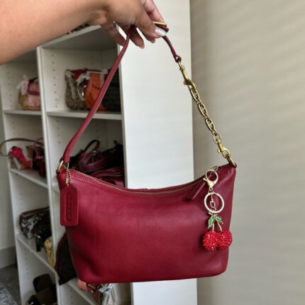 VINTAGEFIND™ vintage coach demi legacy cherry red shoulder bag 🍒♥️
